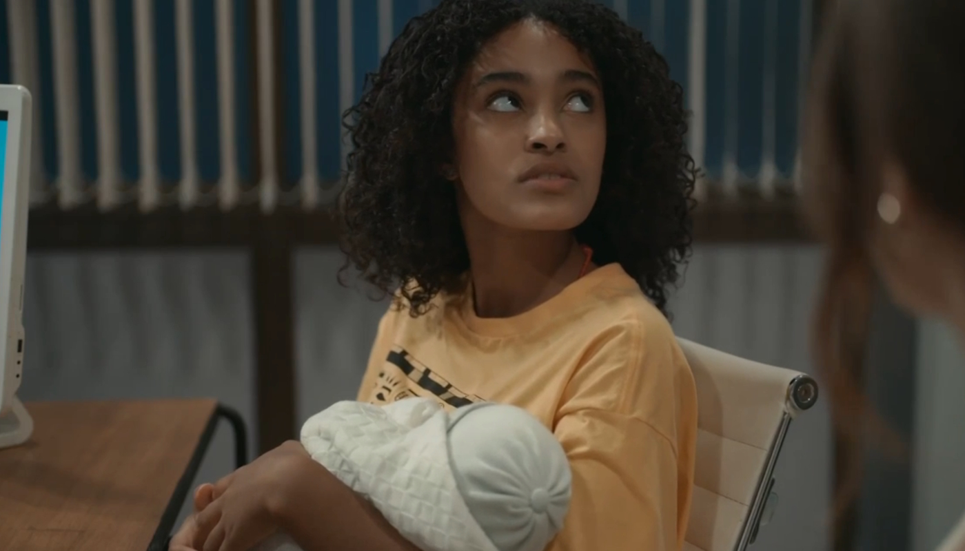 Bebê de Teca é intersexo em "Renascer" (Crédito: Reprodução/Globoplay)