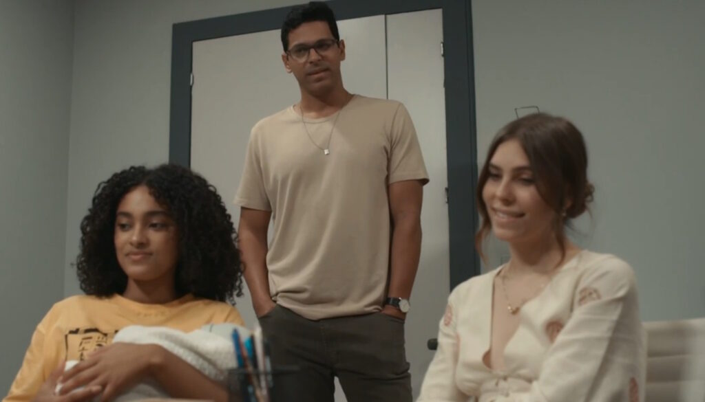 Teca descobre que filho é intersexo em "Renascer" (Crédito: Reprodução/Globoplay)