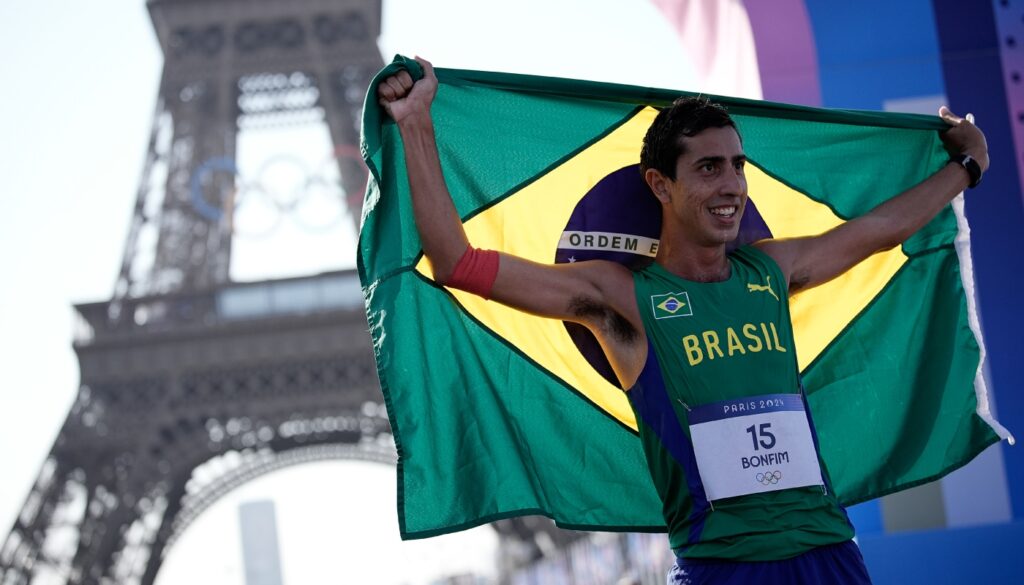 Caio Bonfim em Paris (Crédito: Alexandre Loureiro/COB)