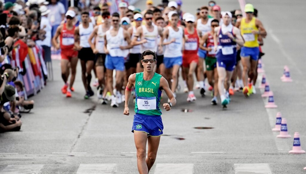 Caio Bonfim em Paris (Crédito: Alexandre Loureiro/COB)