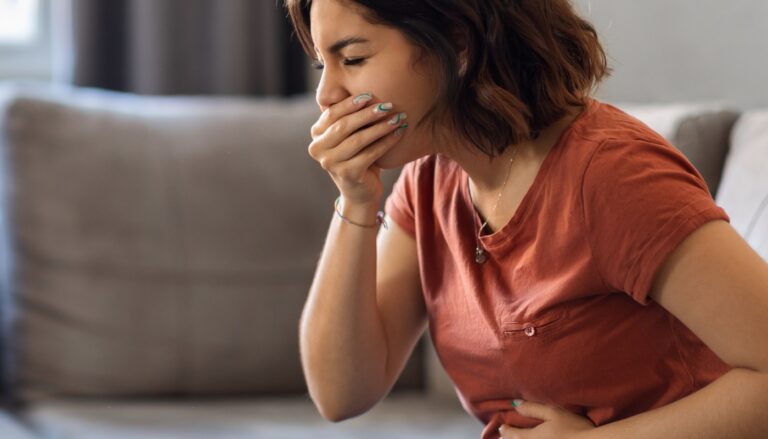 vomitar no período menstrual