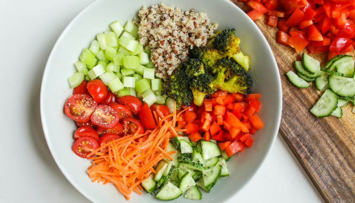 Como montar a salada perfeita? Nutricionista dá dicas para fazer uma refeição completa