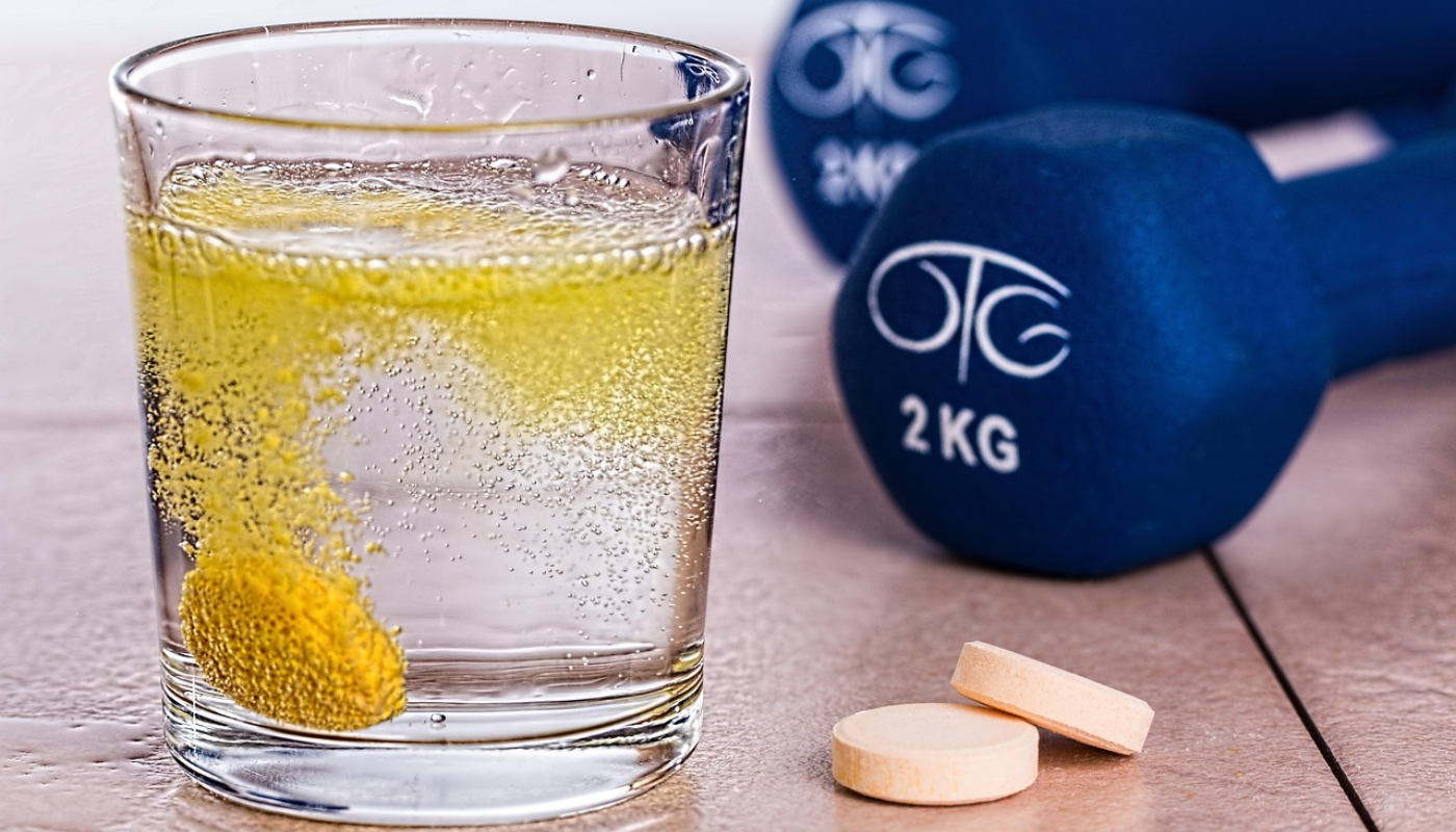 Vitamina C efervescente: tomar enquanto borbulha ou depois que a efervescência passa?