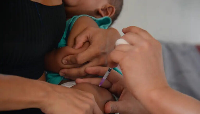Vacina bebês