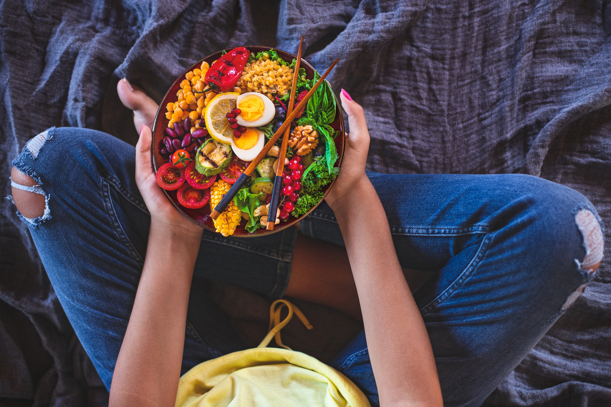 Última refeição do dia deve ser balanceada, evitando alimentos gordurosos