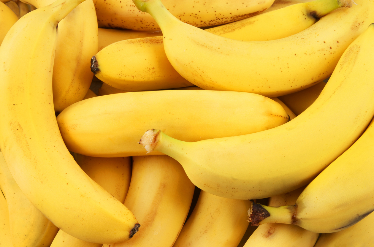Bananas ajudam a reduzir pressão arterial em mulheres devido ao potássio