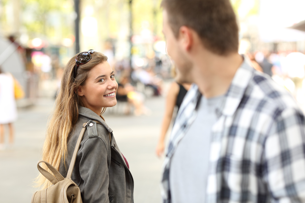 Paquera entre homem e mulher