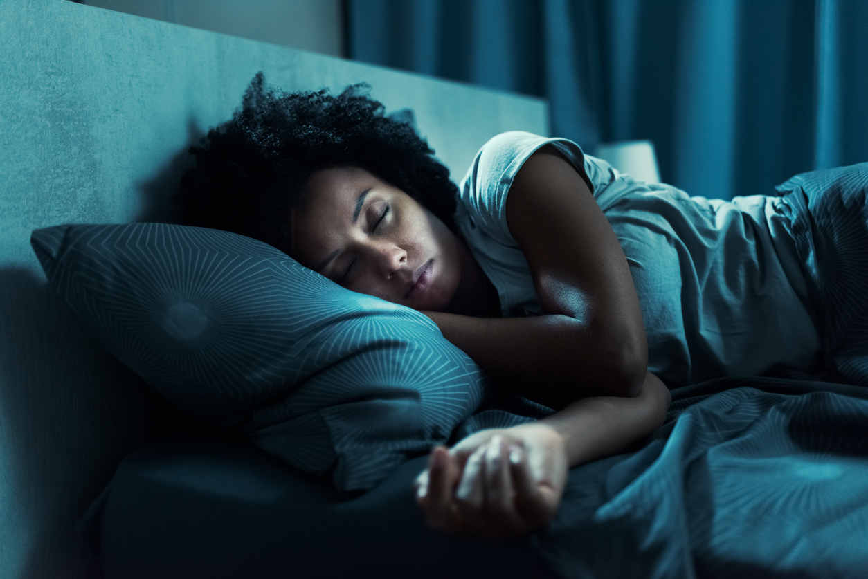 Idosos, trabalhadores noturnos e pessoas que estão com 'jet lag' podem se beneficiar da melatonina