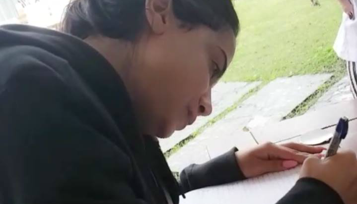 O que causa e como é tratado o problema que fez médico proibir Anitta de falar