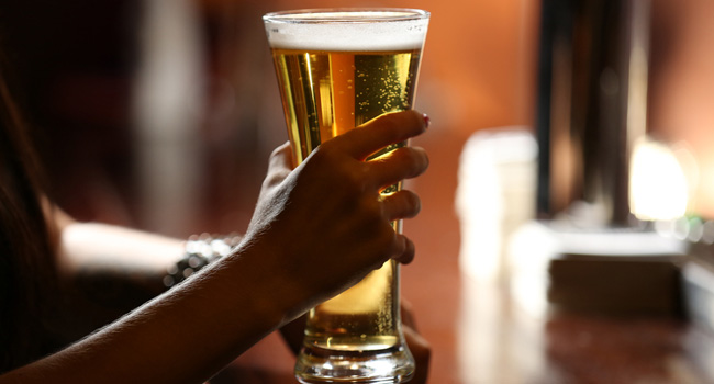 Cerveja contra o câncer de mama: bebida pode ser realmente eficaz na prevenção