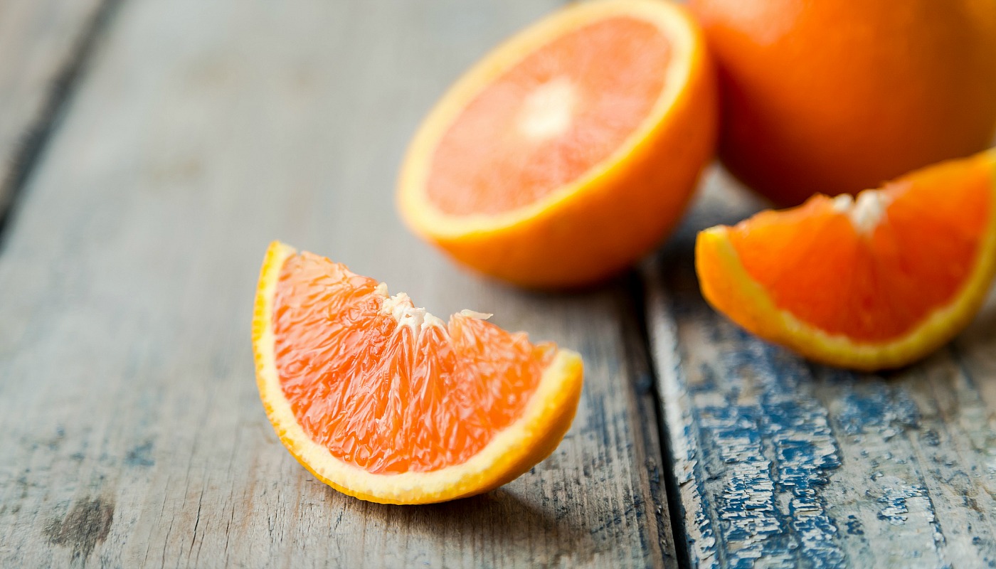 4 pessoas que NÃO deveriam tomar suco de laranja, segundo nutricionista
